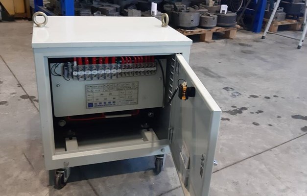 TRASFORMATORE  30 KVA - 220V PRIMARIO-380V SECONDARIO.NUOVO
